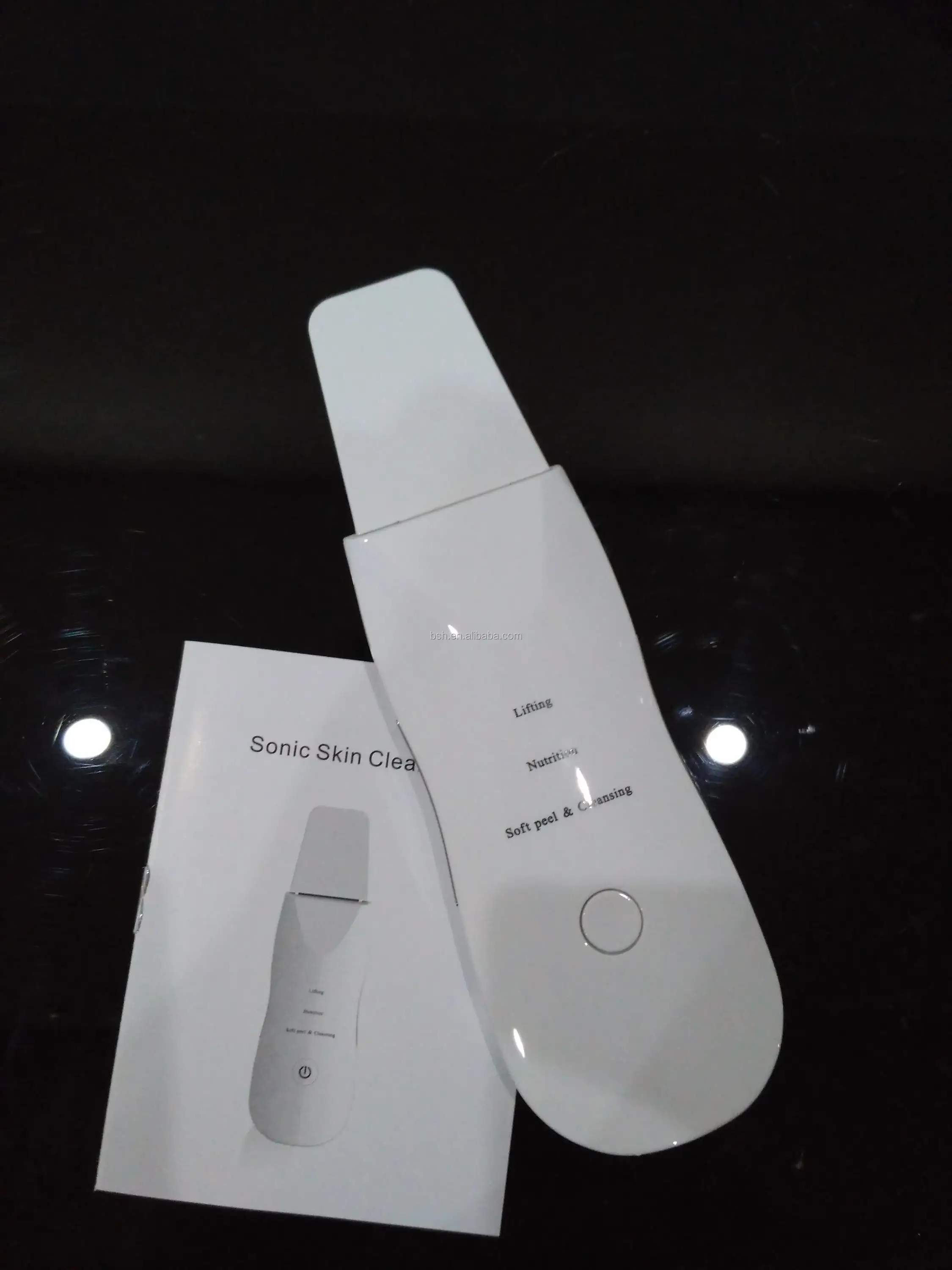 BF1201 Ultrasonic Facial Skin Scrubber Cleaner Skin Rejuvenation Anti-aging Machine