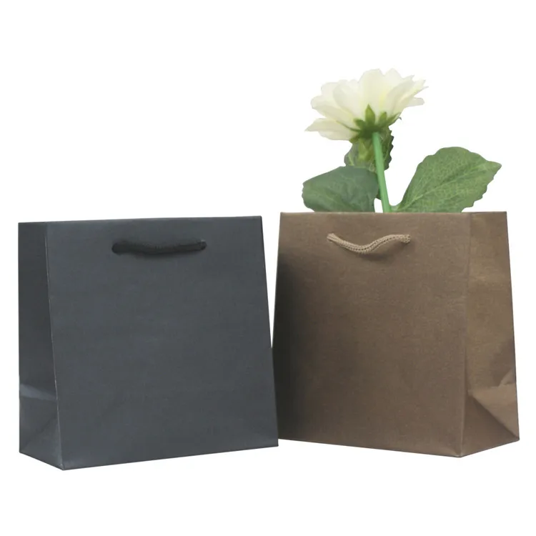 Customized recyclable kraft paper bag solid color kraft paper gift packing bag