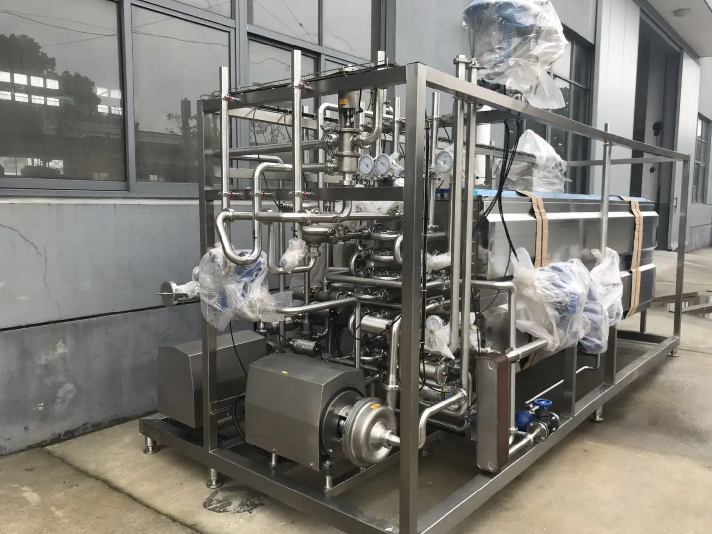 Производство фруктовой воды. Производственная линия соков. Материал для производства сока. Фрукты овощи соки. Производство сока.