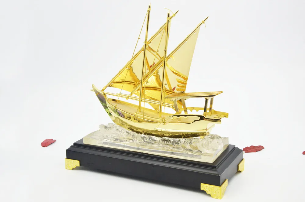 Miniature 3d Metal Ship Model Plated With Gold Leaf For Decoration