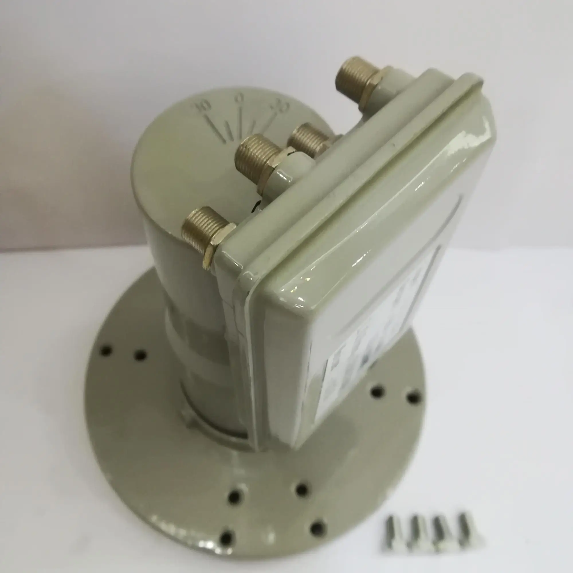 四个输出 lnb c波段双极化 5150/5750mhz