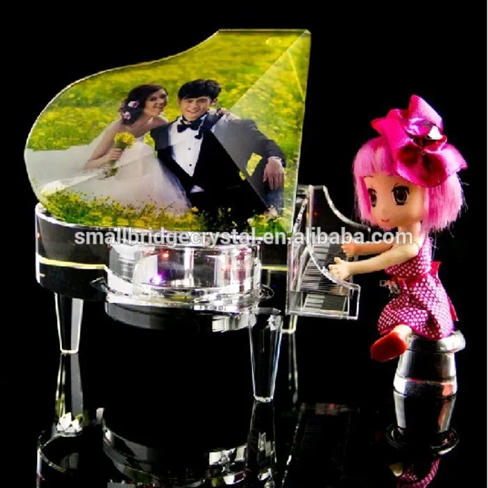 Wholesale customize piano music box musical instruments crystal piano for happy birthday wedding souvenir factory