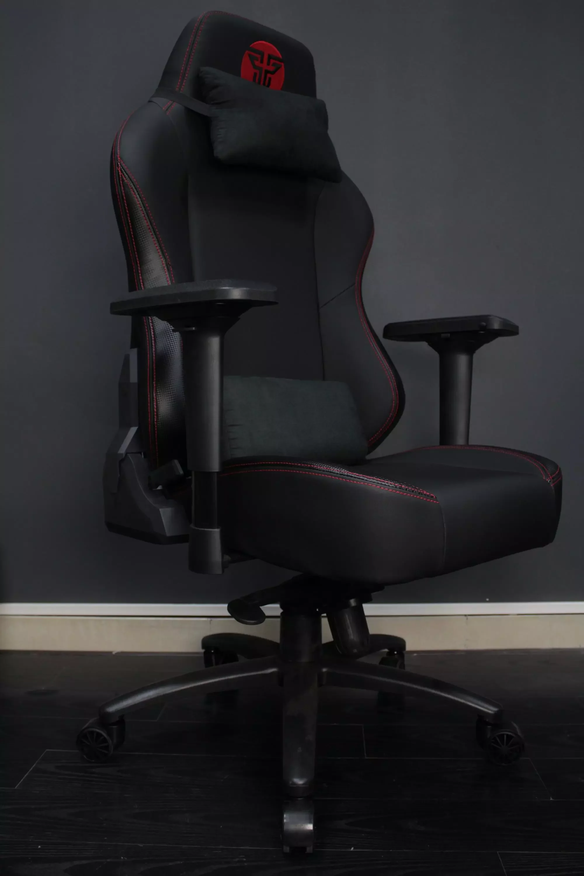 Racing Car Style Gaming Chair With Thick Padded Bucket Seat And
