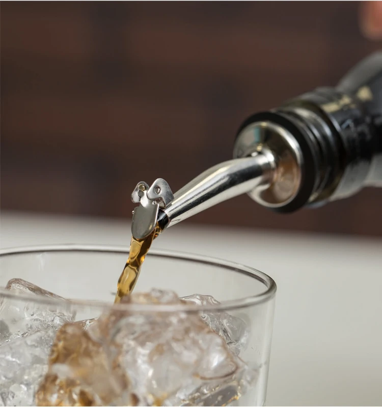 silicone wine pourer