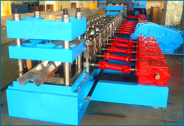 Two waves high road way guard rail roll forming machine