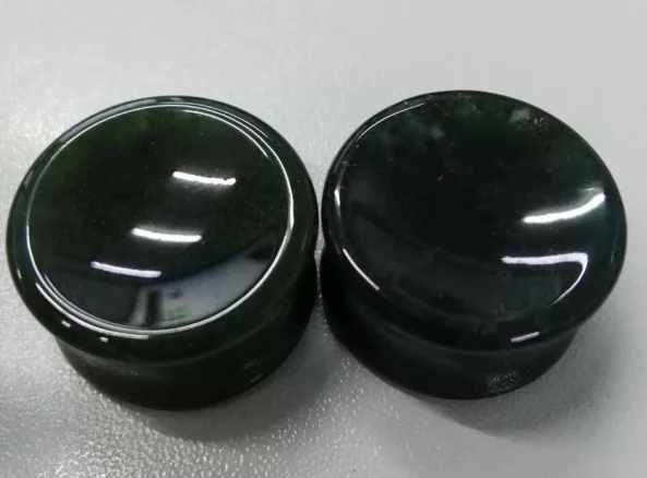 moss plastic plugs