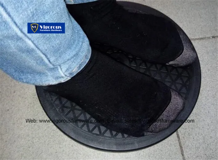 Plastic swivel plates 46