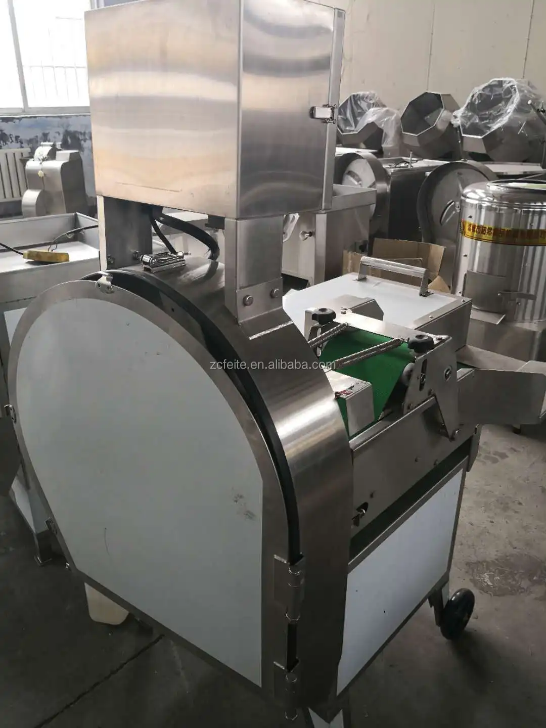 vegetable slicer.jpg