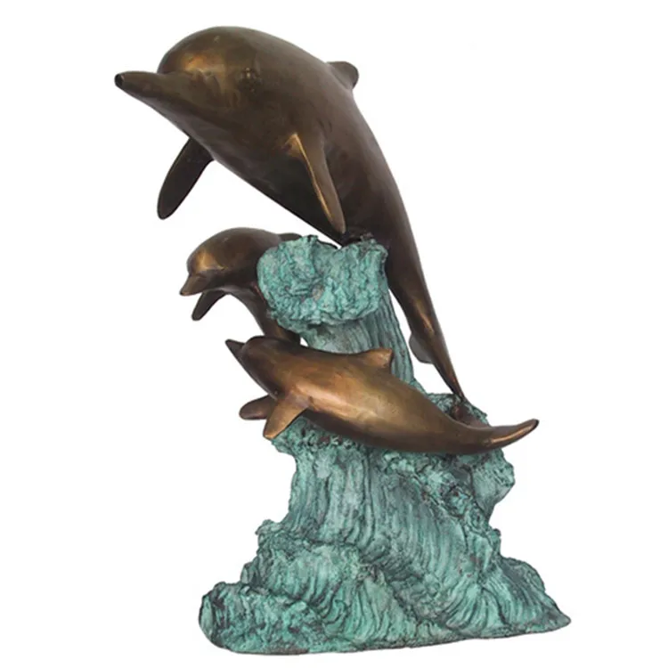Фигура с двумя прекрасными созданиями моря для пруда
