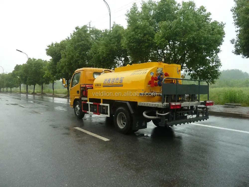 Dongfeng 4cbm Asphalt Spray heated bitumen sprayer distributor tank truck.jpg