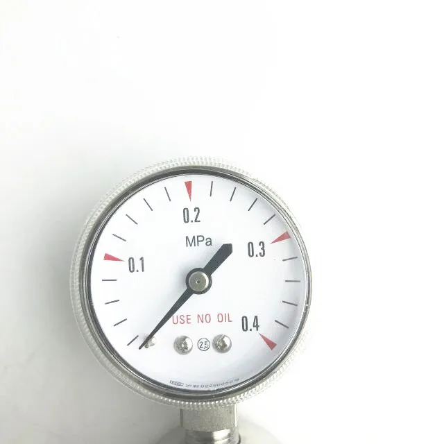 adjustable oxygen pressure regulator with gauge