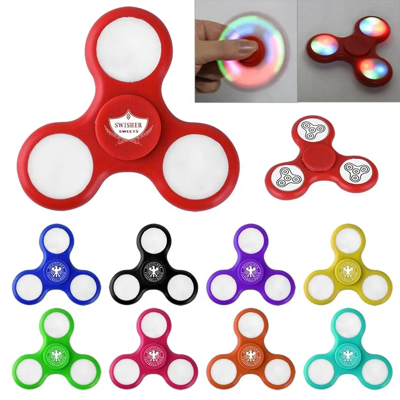 Nouveau mode personnelle intelligente bureau logo personnalis&eacute; int&eacute;gr&eacute; lampe &agrave; main en plastique triangle doigt touche flash led lumi&egrave;re fidget spinner