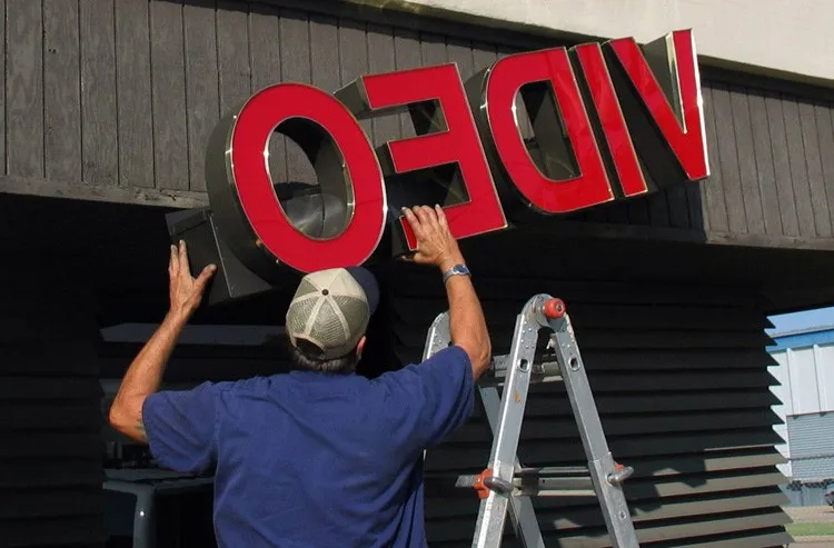 Installation of Channel Letter 1.jpg