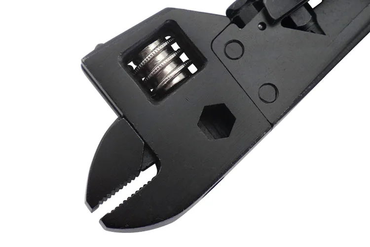 Multi-functional Climbing Have 5 Kinds of Outdoor Folding Knife