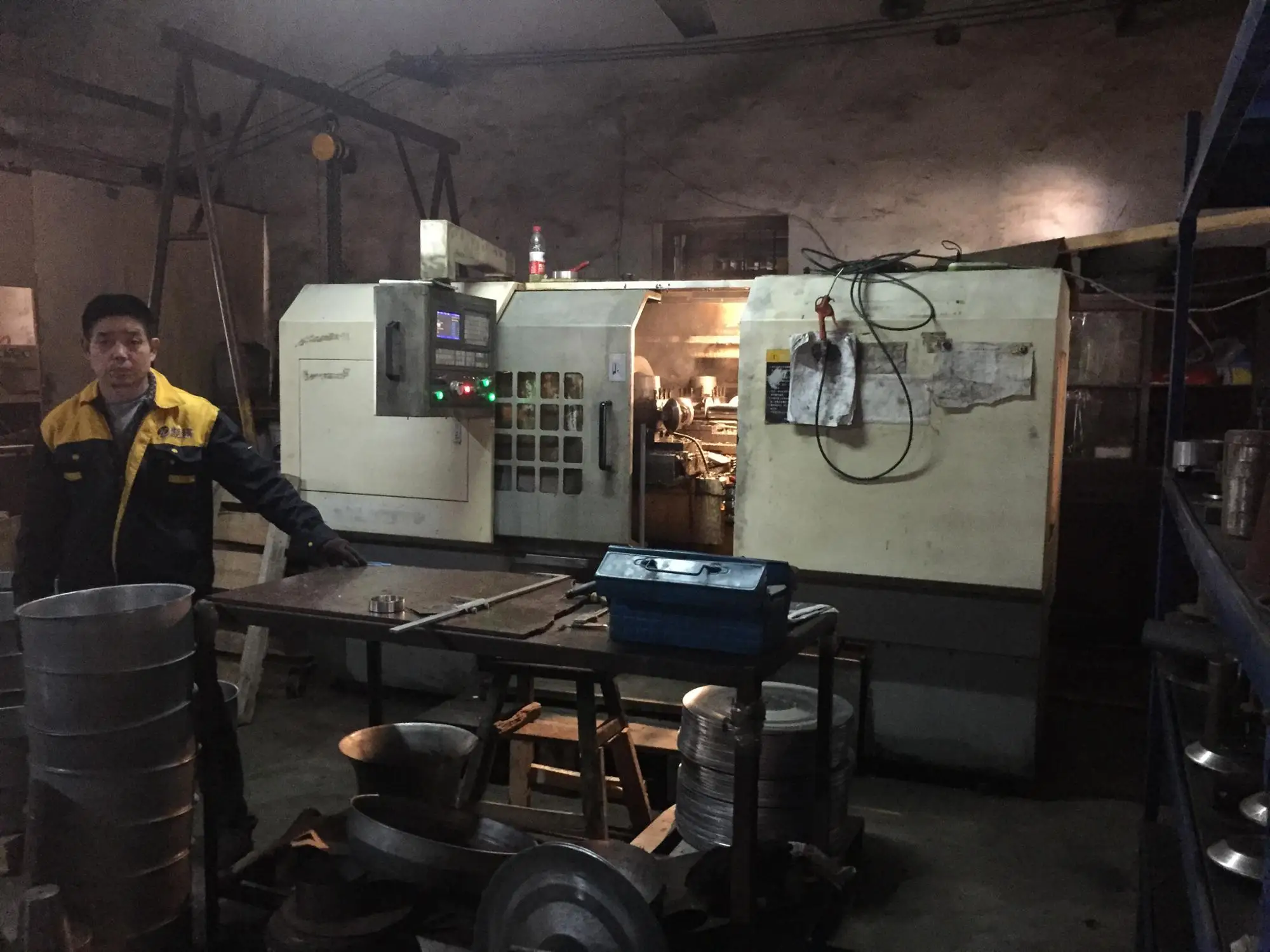 CNC spinning machine2.JPG