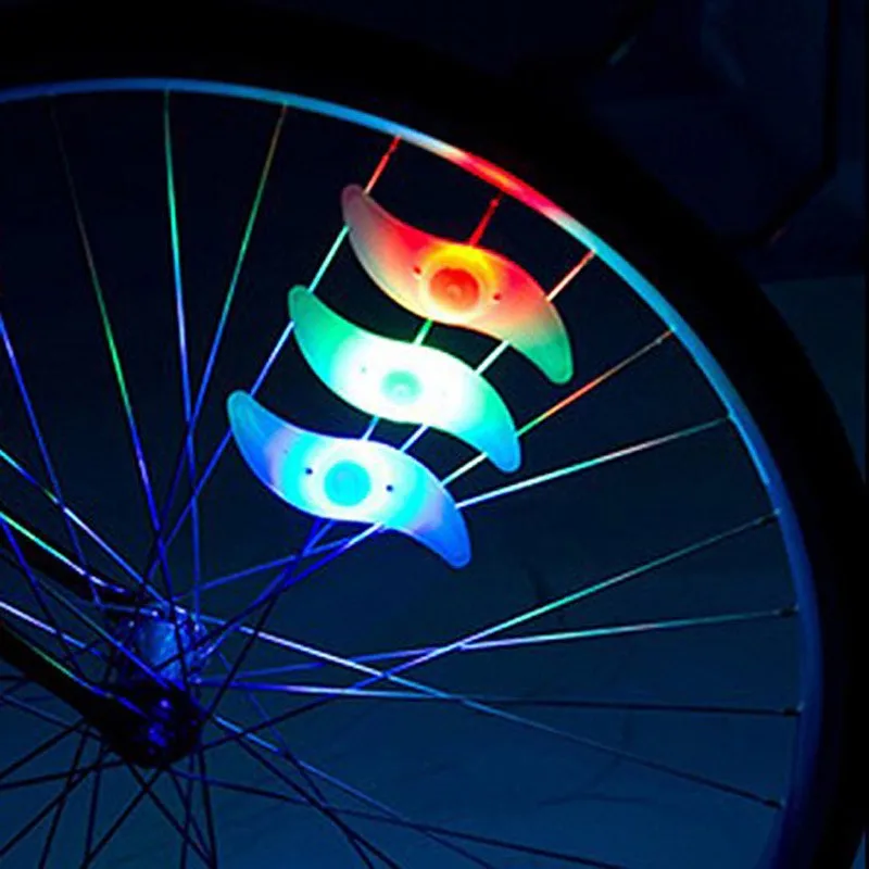 Nachtfahrt Blau Lichter Fahrrad Radfahren Rad Reifen Speichen LED-Licht KS 