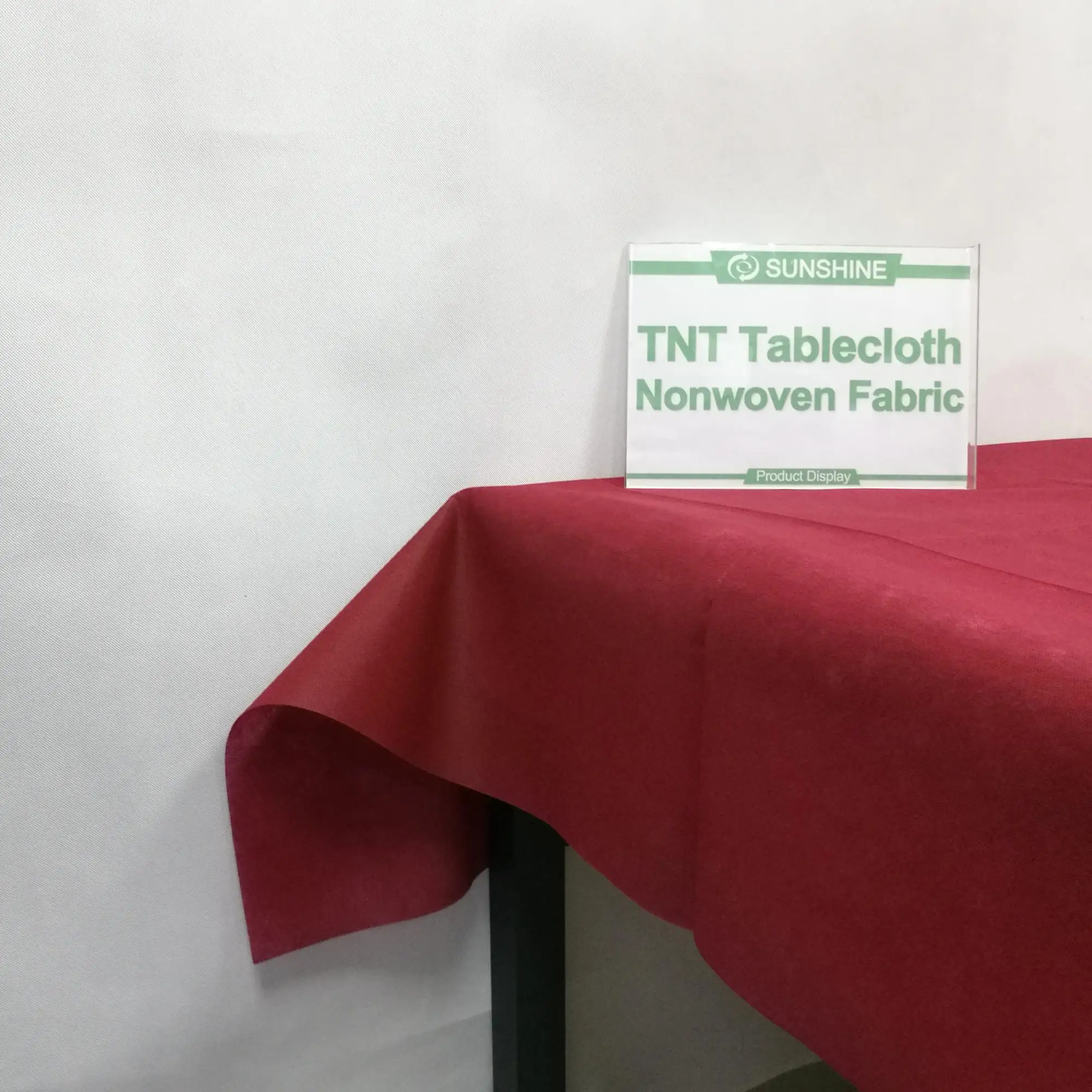 The dining room TNT table clothes 100%  PP spunbond nonwoven fabric