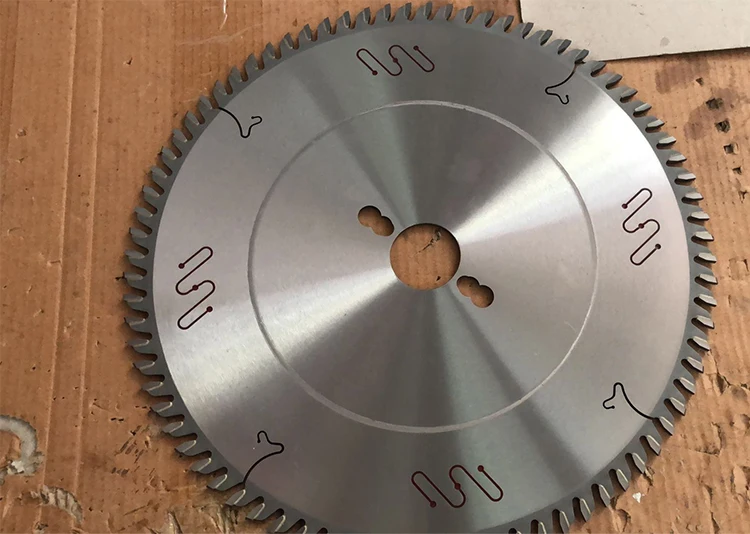 tct saw blade-1.jpg