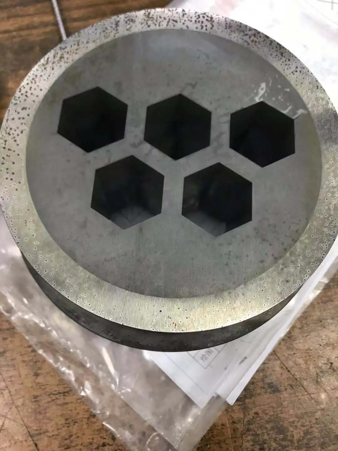 powder compacting mold.jpg
