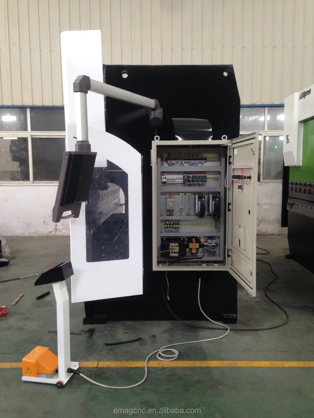 7 Side of machine of CNC press brake.JPG