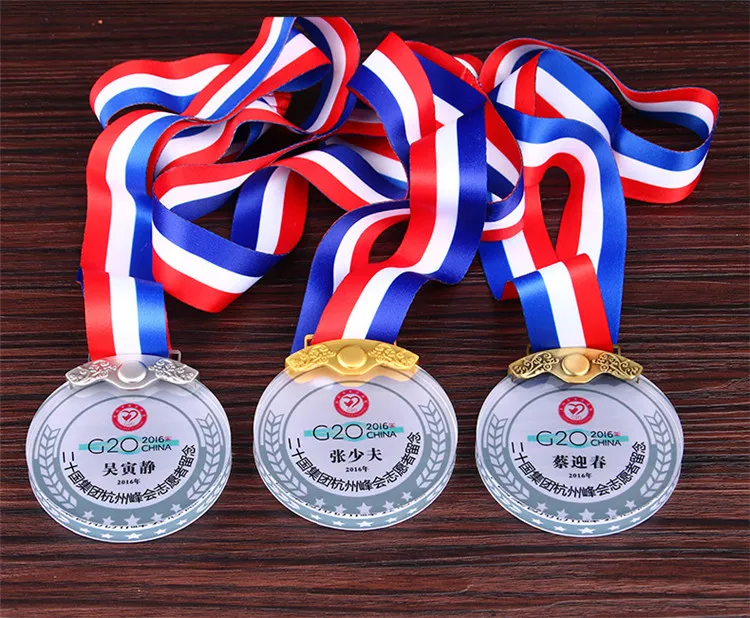 Custom medals and trophies football medal wholesale cheap custom metal logo 3D round running sports medal