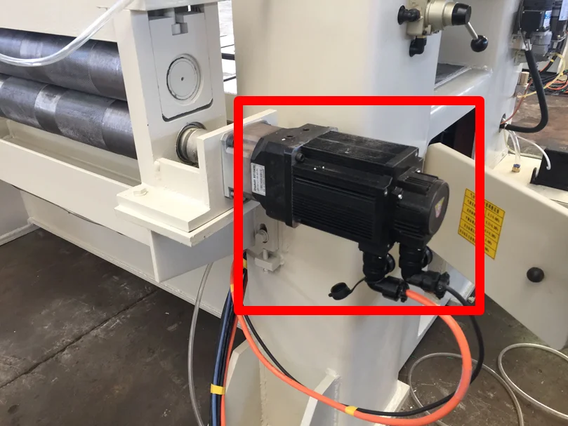 perforated mesh machine 1.png