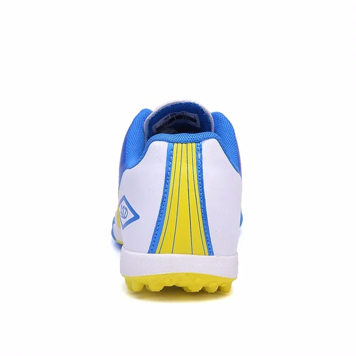 New design soccer shoes portable sport shoes fashion football shoes