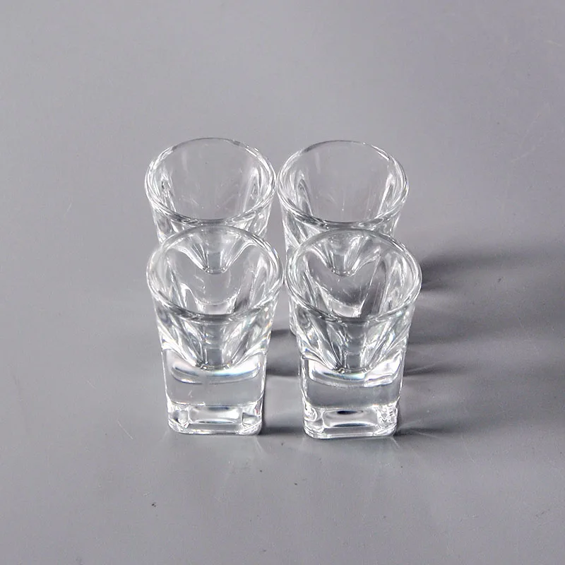 R&eacute;utilisable 1 oz verre &agrave; vin tasse mini trompette coupe verre &agrave; vin