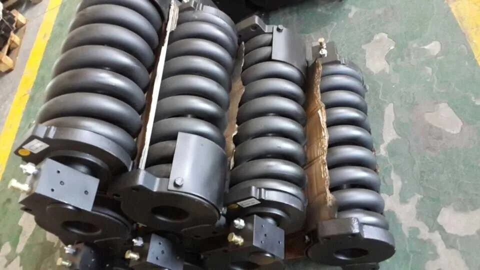 Механизм натяжения гусеницы. Механизм натяжения гусеницы. Механизм натяжения гусеницы. Натяжитель гусеницы шантуй сд 16. Натяжитель гусеницы комацу 200.