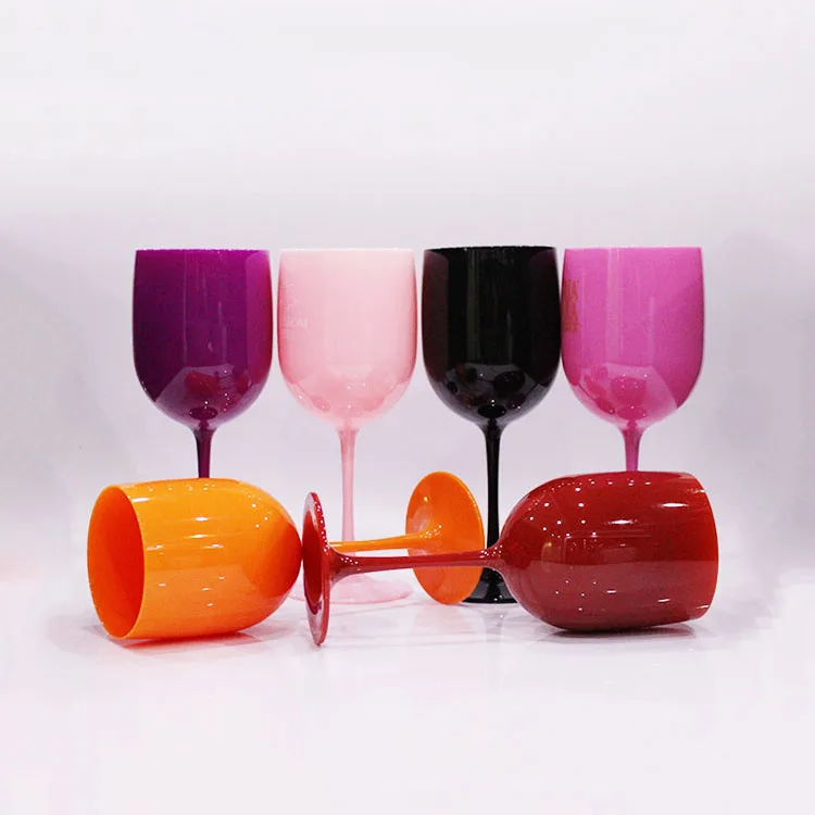 Пластиковые бокалы купить. Бокалы разноцветные. Пластиковые бокалы. Цветные фужеры. Бокалы для вина разноцветные.