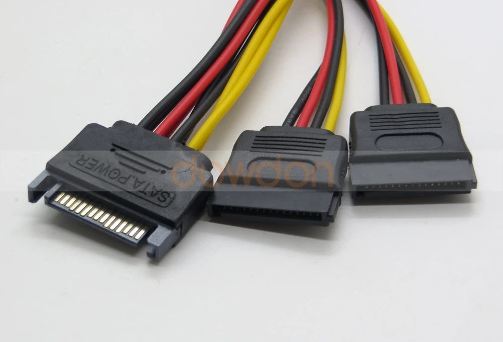 Bewinner 4 pin Fan Hub PWM, Maschio a 4 pin Cavo Sata per CPU Fans Hub Bewinner 4 pin Fan Hub PWM, Maschio a 4 pin Cavo Sata per CPU Fans Hub