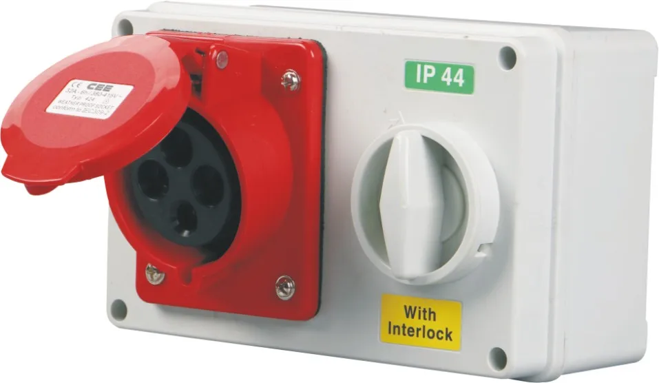 ESR IP44 SWITCHED SOCKET WITH INTERLOCK 32A 3P+E 380-415V 0 6H 