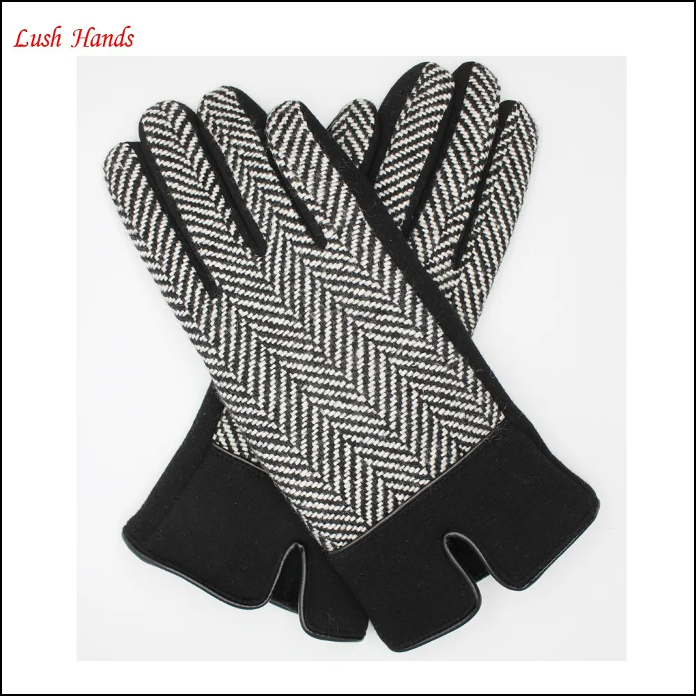 ladies grey woolen gloves with three stitches