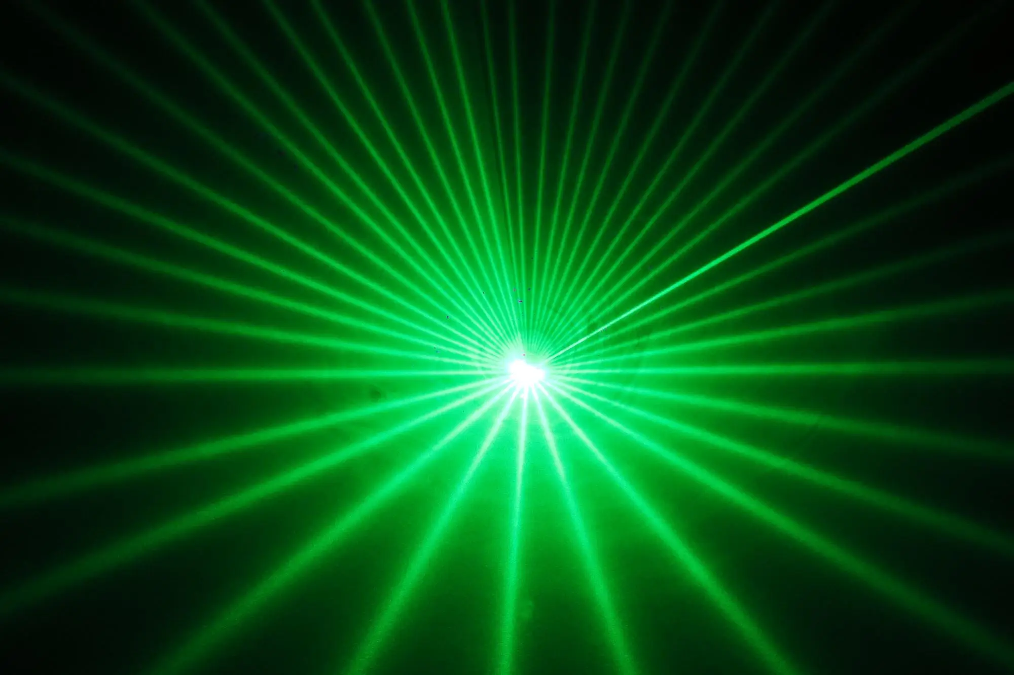 Big effect. Лазер big Dipper k100. Лазерная цветомузыка big Dipper. Лазерный проектор зеленый. Лазер для проектора зеленый.