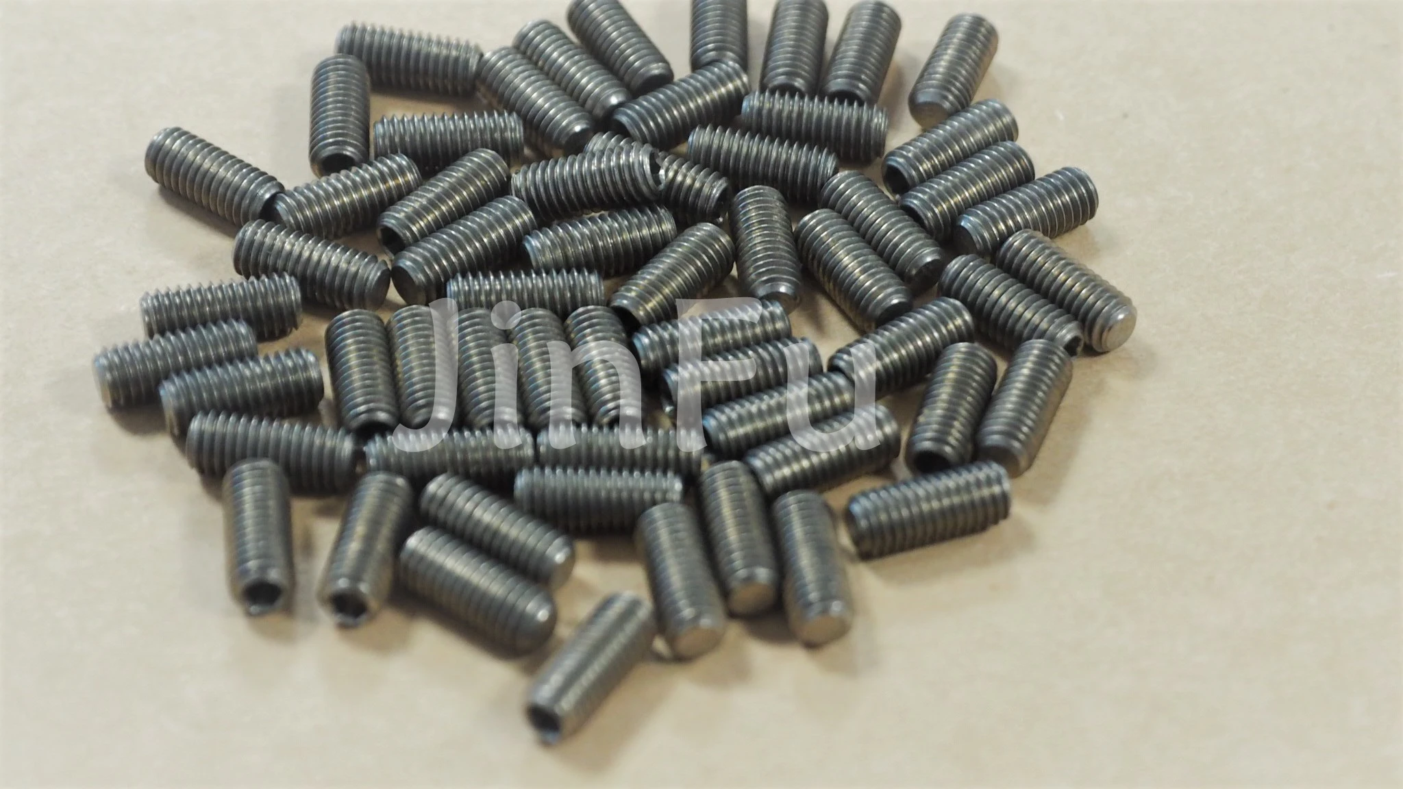 set screw with soft tip