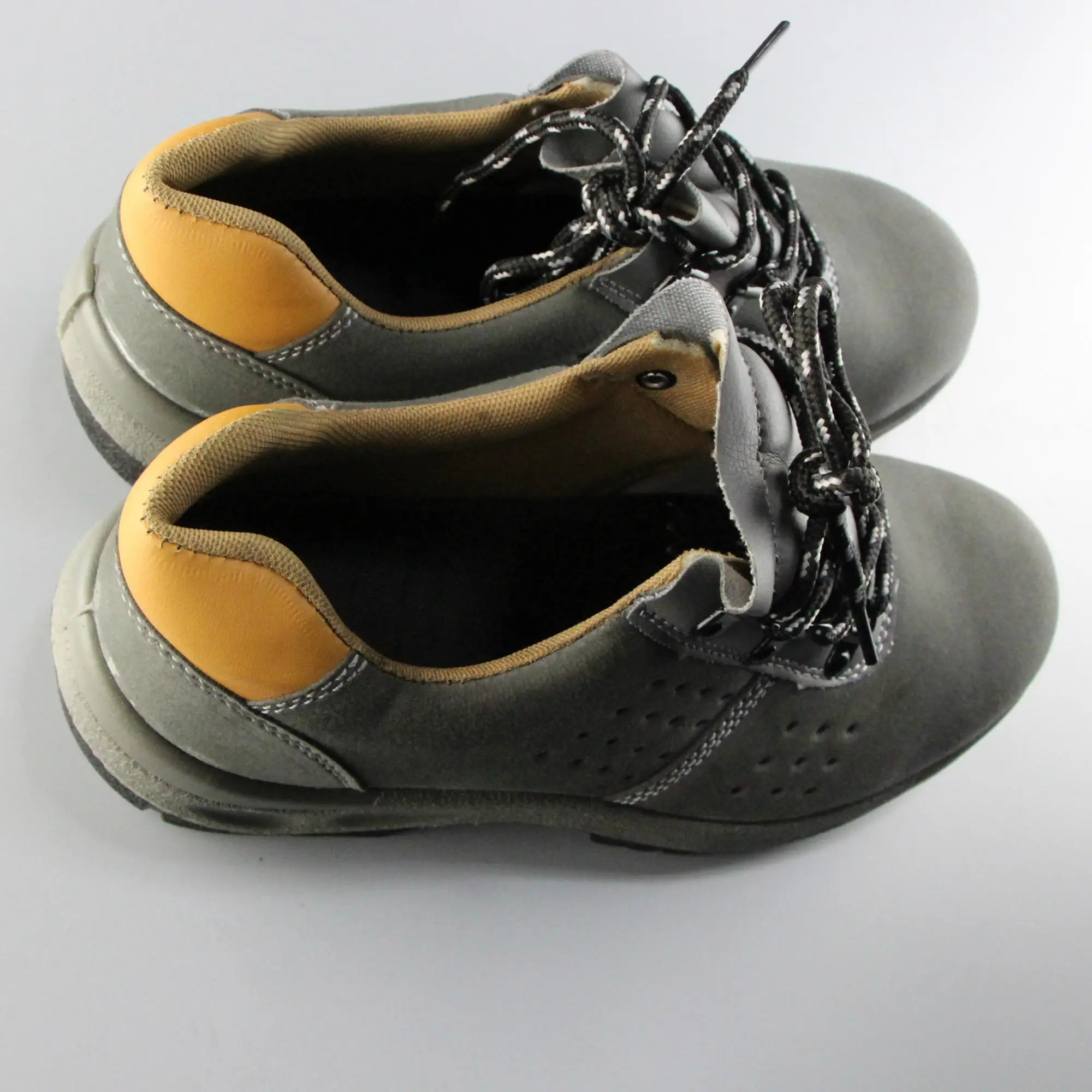 safety shoes with steel toe cap for visitors