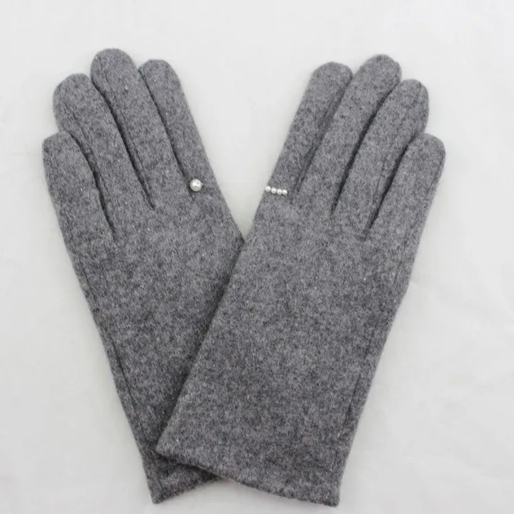 ladies simple and fashion woolen gloves with pearl ring