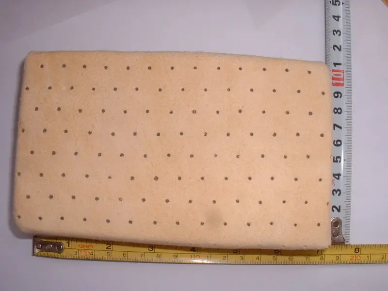 chamois sponge 17X10X4CM with hole.JPG