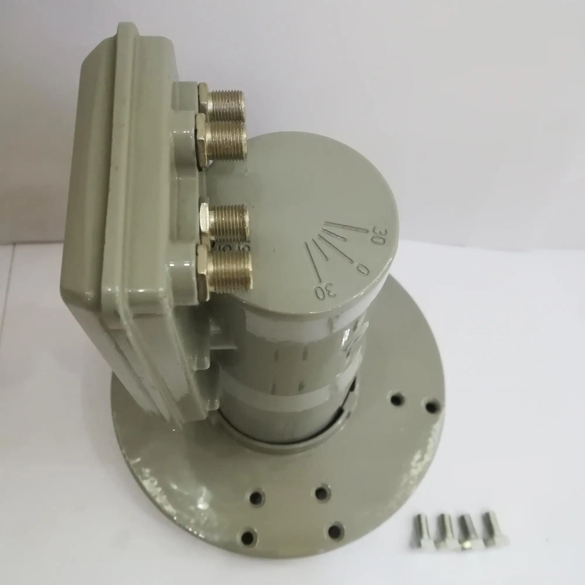 四个输出 lnb c波段双极化 5150/5750mhz