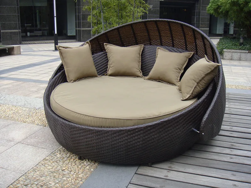 round rattan sunbed