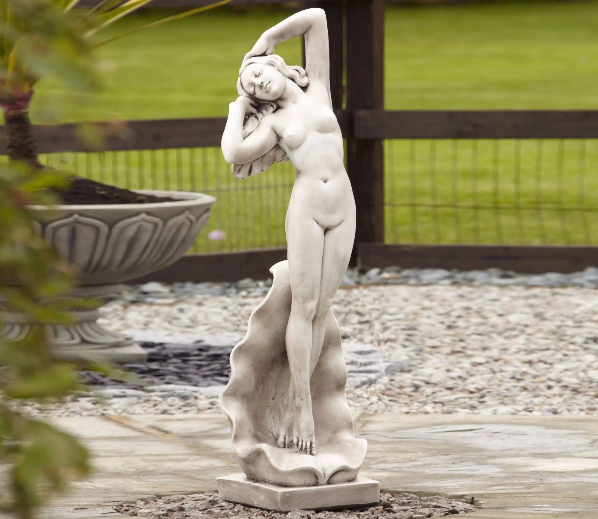 Classic Decoration Resin Nude Women Figurine Statue.