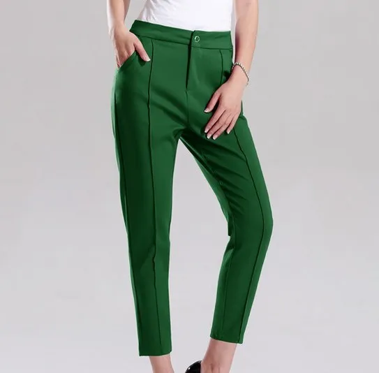 Shop By Category Women’s Pants & Workout Tights Not all workouts are the same, which is why your bottoms shouldn't be either. For active women wanting to stay cool and comfortable while they workout at the gym, during yoga, Pilates, barre or dance, the pants you choose matters.