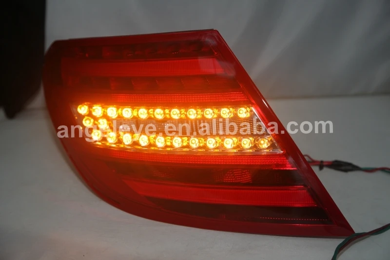 LED Tail Lamp For Mercedes-Benz C-Class W204 C180 C200 c260 C300 C63 2012-2013 year Red White Color CN