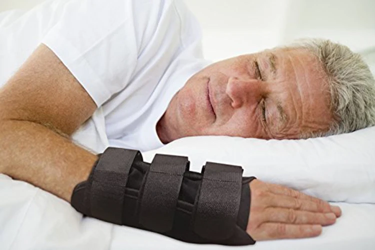 should you sleep with an ankle brace on