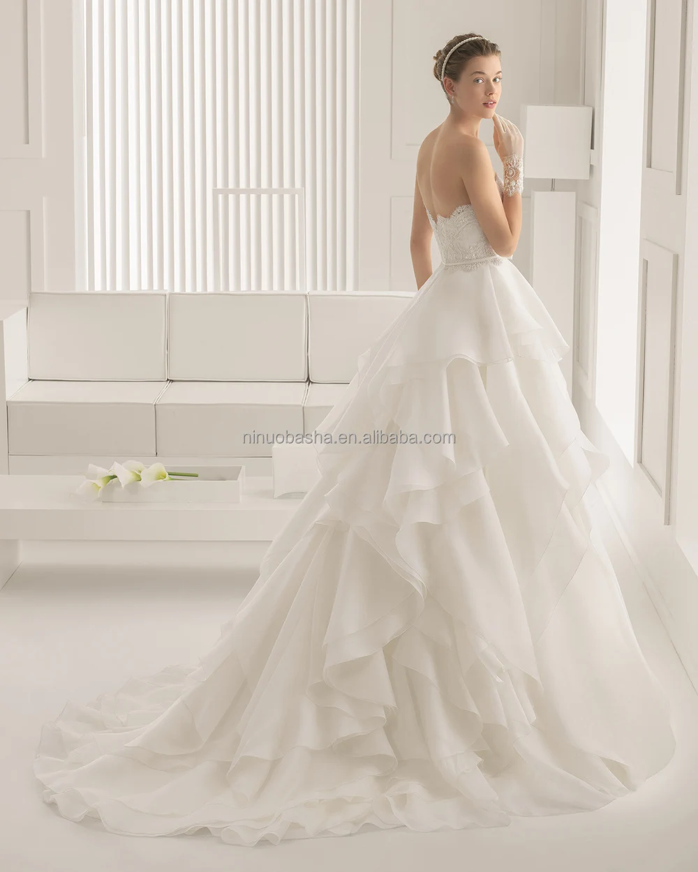 Gorgeous 2015 Sweetheart Lace Bodice Ruffled Organza Skirt Long Ball Gown Wedding Dress With Lace Jacket Custom Made NB1032