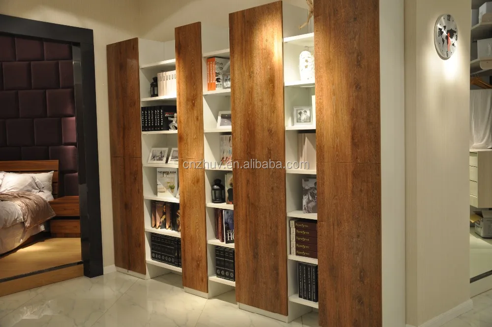 Woonkamer met roomdevider: creatieve scheidingswanden. Bookcases woonkamer boekenkast