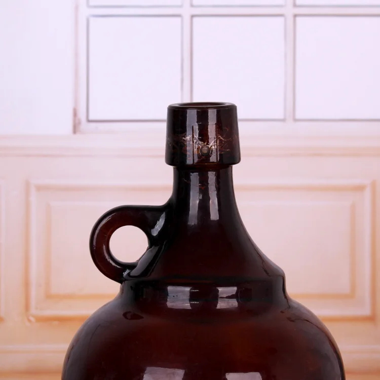 Download 64oz 2l Amber Glass Beer Growler With Screw Cap Wholesale ... Yellowimages Mockups