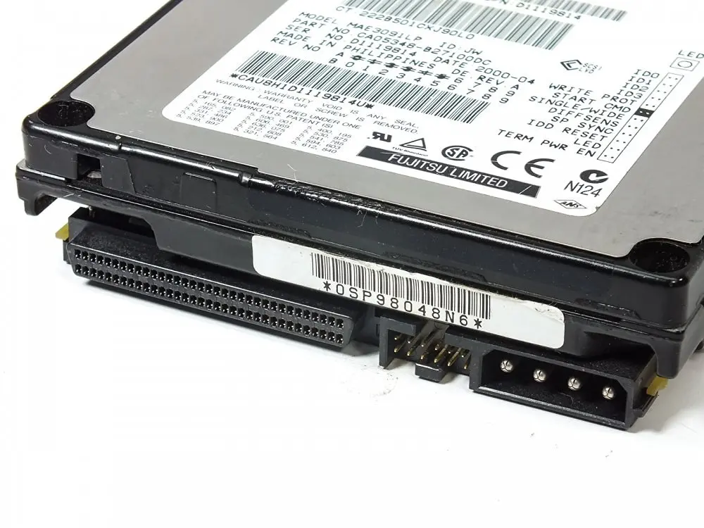 Compaq 9.1GB Type DGHS COMP IEC-950 Wide ultra SCSI-3 Pluggable 80-Pin 3.5-Inch Internal Hard Drive Mfr P//N 313706-B21 PN59H6606