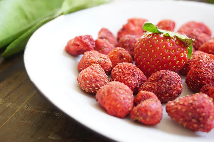 Snack chips dry fruit  freeze dried fruits freeze drying strawberry