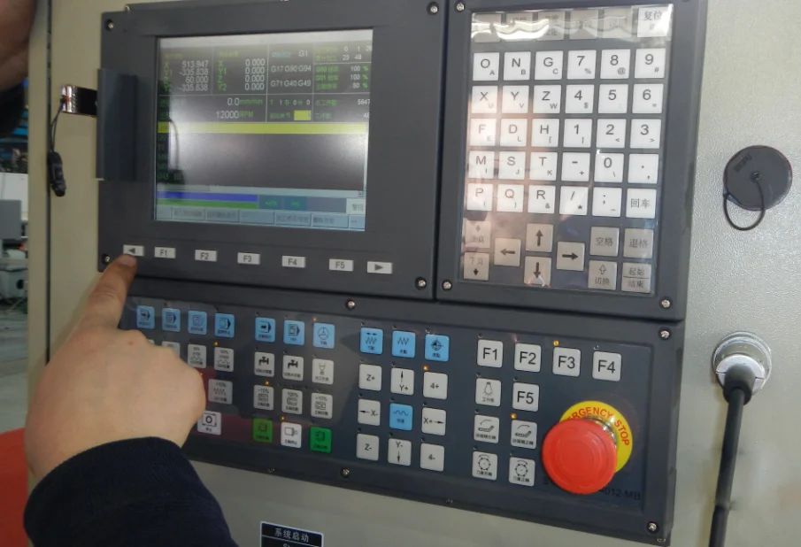Станок syntec. Syntec 60cb. стойка syntec 21ma. чпу станок syntec. syntec панель 21tb+е.